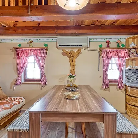 Tatil Evi Vineyard Vesna View - Happy